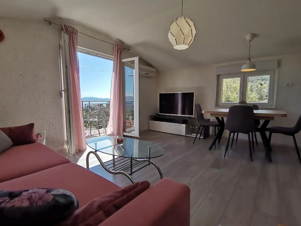 Apartman Orhideja 로브란 아파트