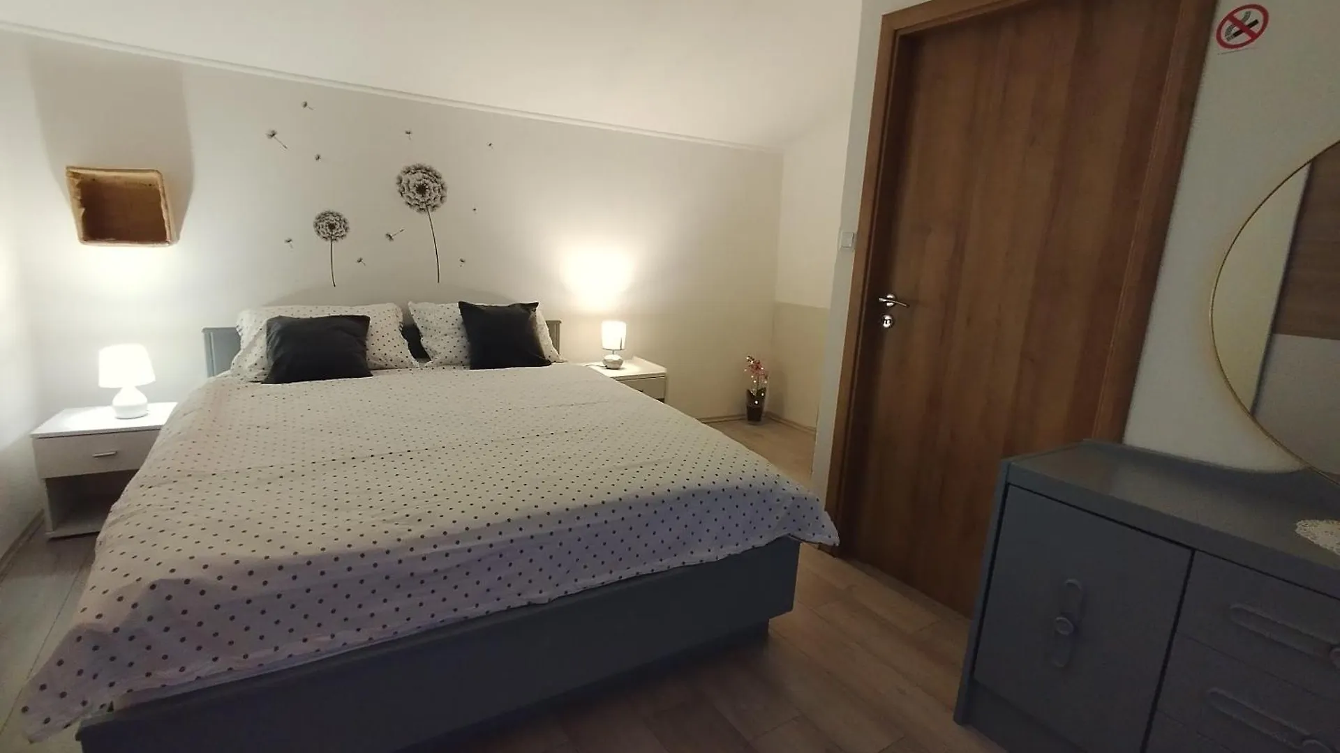 아파트 Apartman Orhideja 로브란